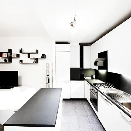 Sweet Staying At Large 3rooms In Navigli Apartment